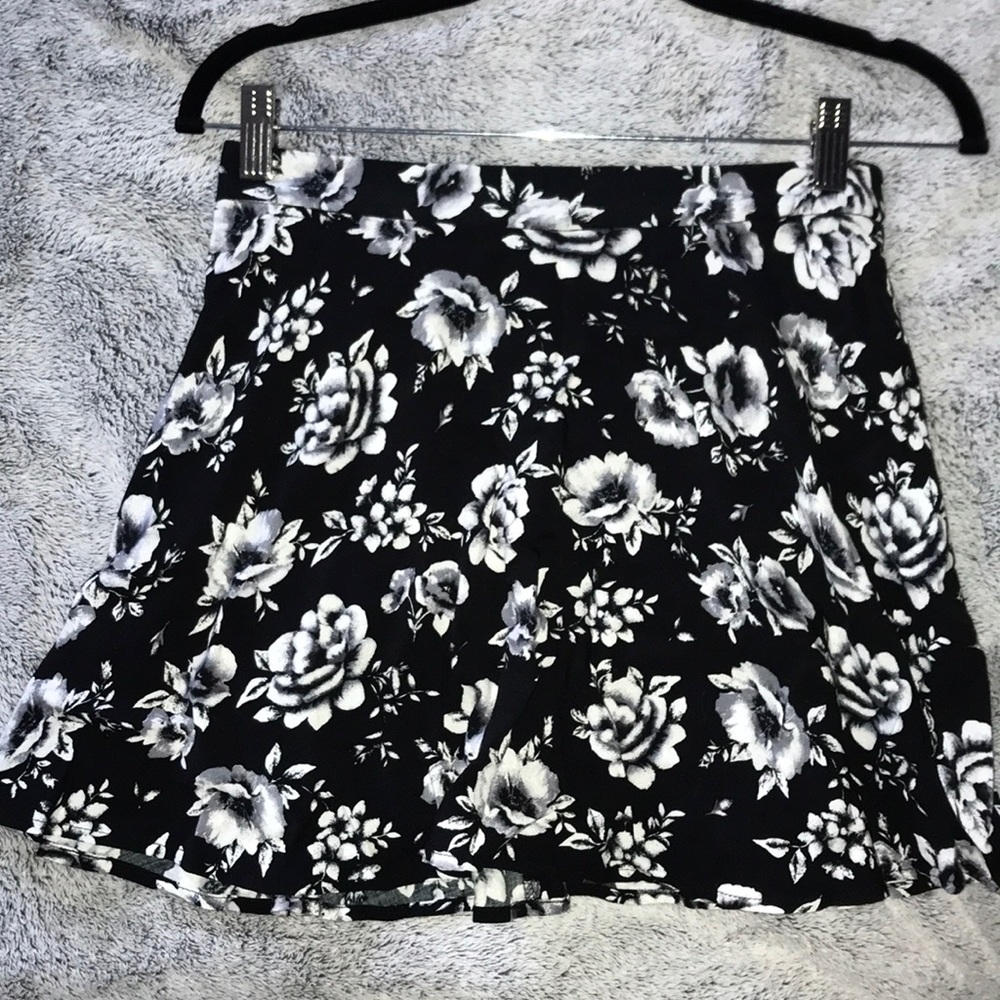 NEW! High waisted Skirt from Forever 21!